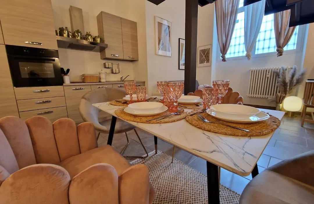 Regina Milano In Porta Romana 2 - Sky Tv, Wifi E Breakfast Box-1